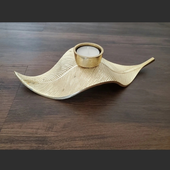INSPIRE ME HOME DECOR FARAH MERHI GOLD TEA LIGHT LEAF CANDLE HOLDER - Picture 2 of 6